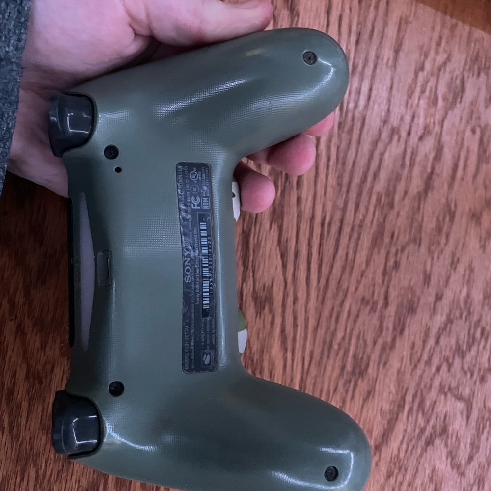 Camo ps4 controller - Picture 2 of 6